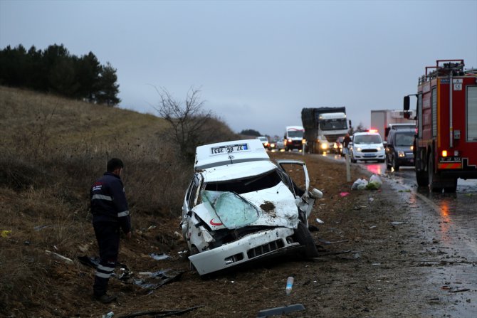 Kastamonu'da 2 otomobil çarpıştı: 1 ölü, 2 yaralı