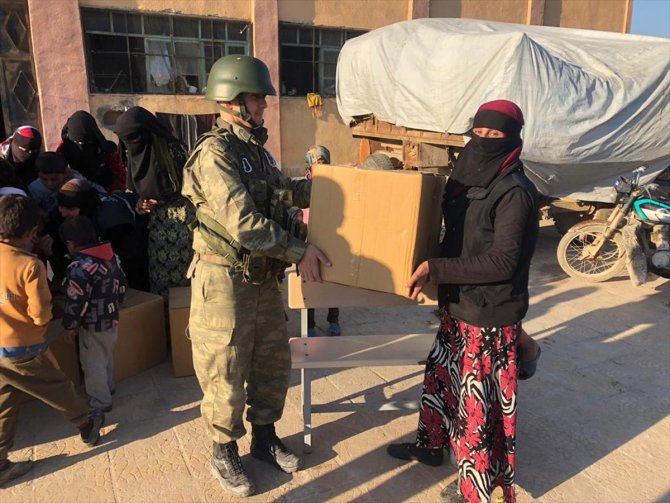 MSB: Deyrizor'da PKK/YPG'nin zulmünden kaçan Suriyelilere gıda yardımı yapıldı
