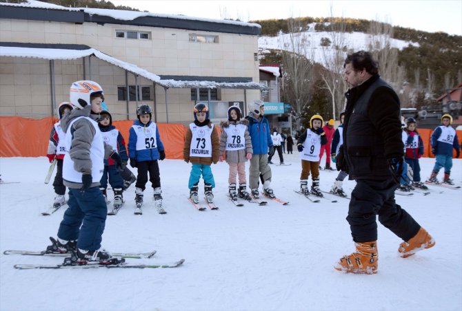 Geleceğin şampiyon kayakçıları Palandöken'de yetişiyor