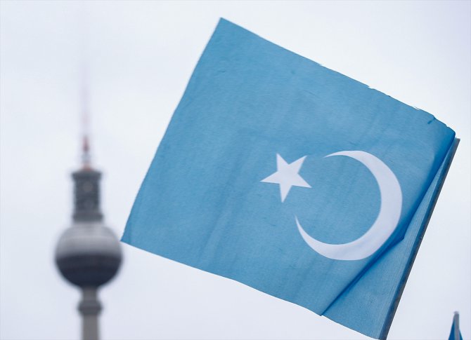 Çin'in Uygurlara yönelik baskı politikaları Berlin'de binlerce kişinin katılımıyla protesto edildi