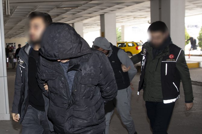 Edirne'de uyuşturucu satıcılarına yönelik operasyonda 4 şüpheli yakalandı