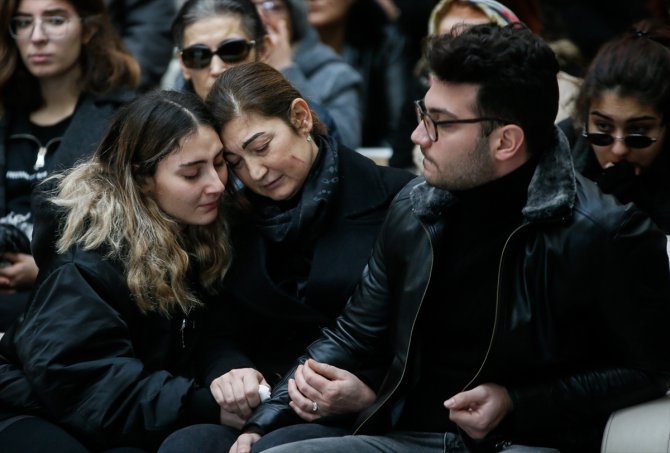 GÜNCELLEME - İzmir'de öldürülen Torbalı İlçe Sağlık Müdürü Mehmet Park'ın cenazesi toprağa verildi