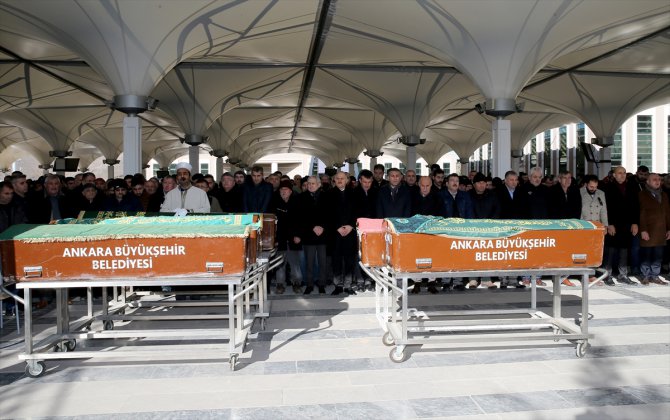 Başkentteki yangında hayatını kaybedenlerden 2 kişinin cenazeleri toprağa verildi