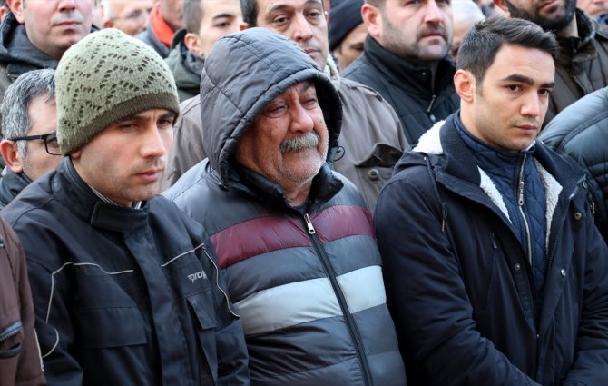İzmir'deki silahlı saldırıda hayatını kaybedenler toprağa verildi