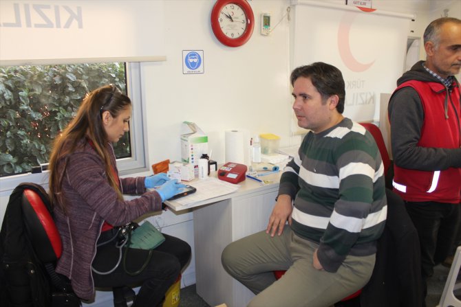 Bursa'da lenf kanserine yakalanan tıp öğrencisi Elif Azra için kök hücre bağışı yapıldı