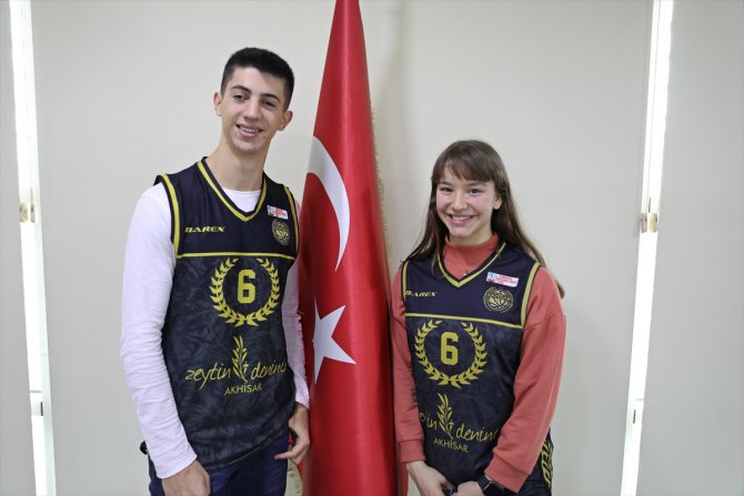 Milli cimnastikçi Ayşe Begüm Onbaşı, Akhisar Belediyespor'a transfer oldu