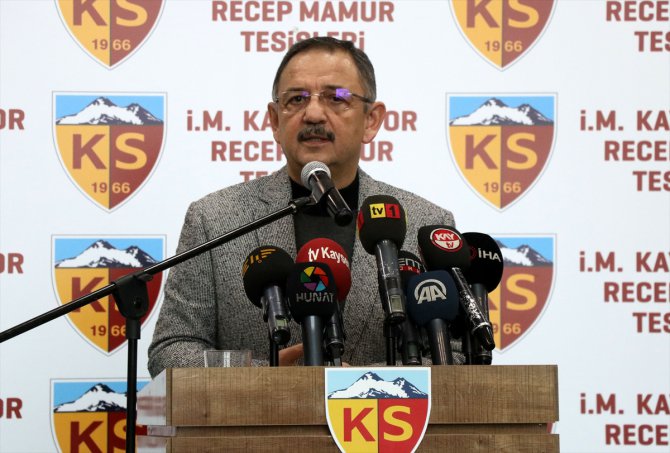 Kayserispor'da kulüp tesislerine eski başkan Recep Mamur'un adı verildi