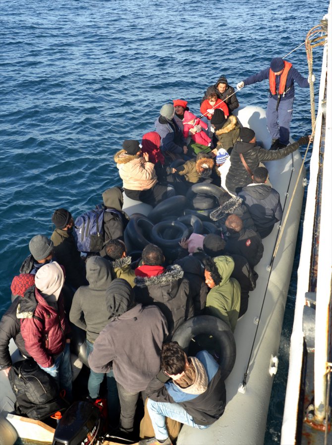 İzmir'de 42 düzensiz göçmen yakalandı