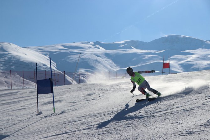 Erzincan'da Alp disiplini 18 yaş altı büyükler eleme yarışları başladı