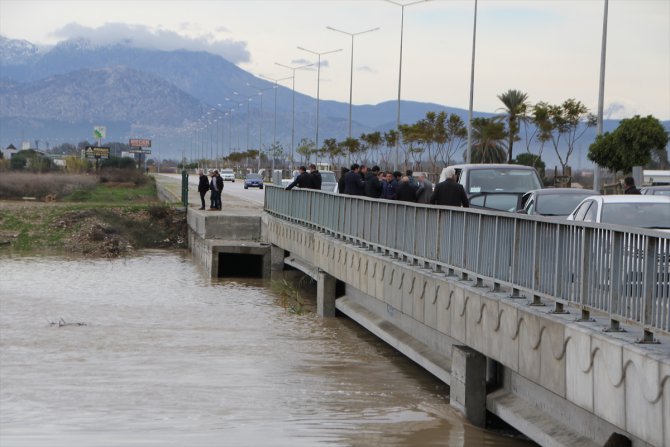 GÜNCELLEME - Antalya'da şiddetli yağıştan dolayı tarım arazileri sular altında kaldı