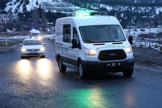 Adana'da çığ düşmesi sonucu kurtarılan 2 kişi hastaneye kaldırıldı