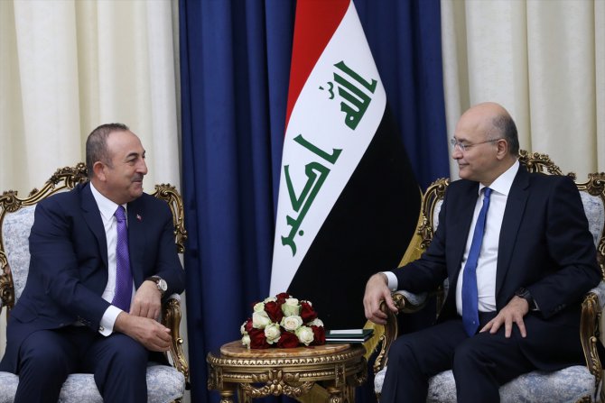 Dışişleri Bakanı Çavuşoğlu'ndan Irak'ta "gerginliği azaltma" diplomasisi