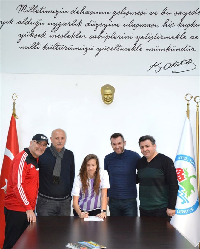 Ereğli Belediyespor Kadın Futbol Takımı, İrem Eren'i kadrosuna kattı