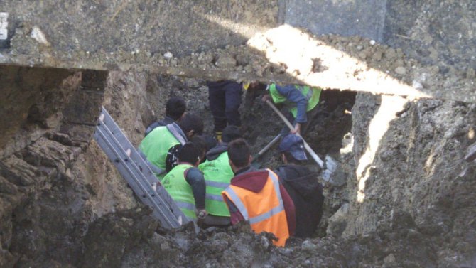 Kırklareli'nde göçük altında kalan 2 işçi kurtarıldı