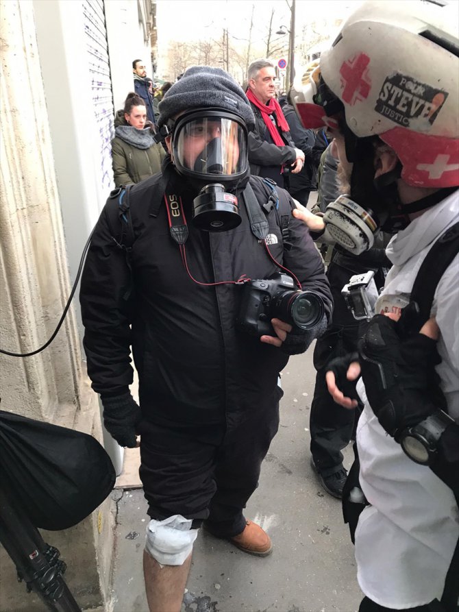 AA Foto Muhabiri Dursun Aydemir Paris'teki gösteride yaralandı