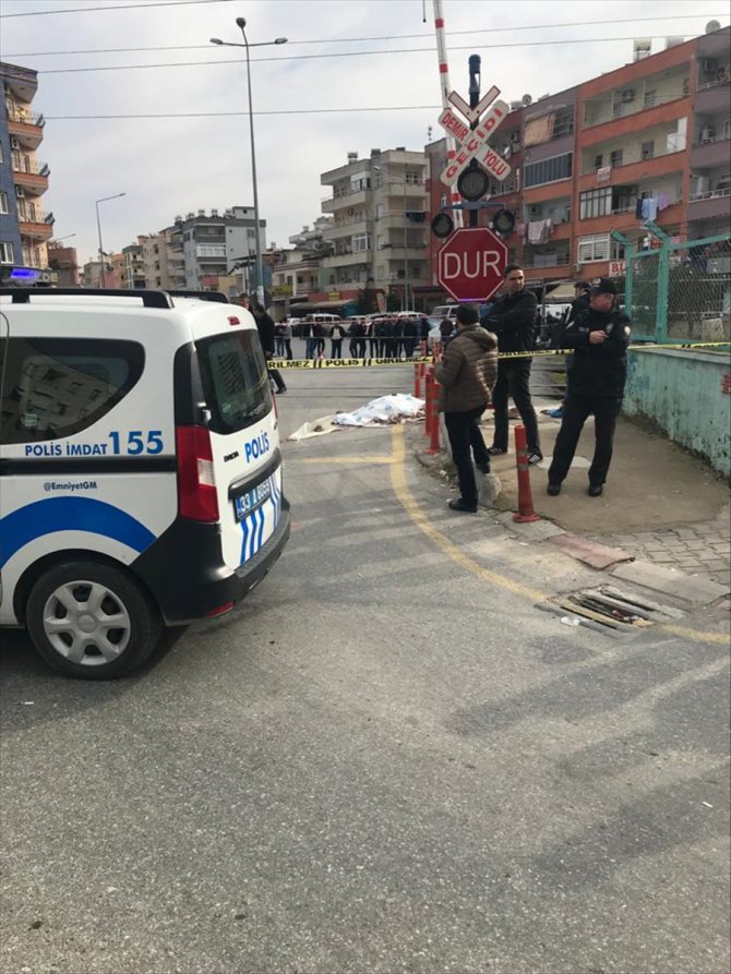 Mersin'de trenin çarptığı kadın öldü