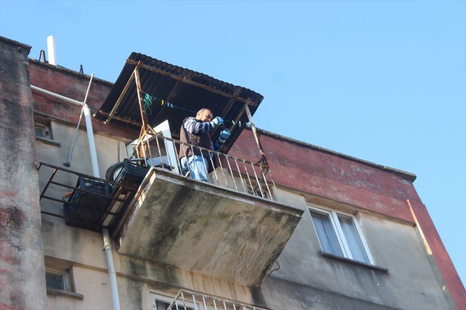 Adana'da 5. kattaki evinin balkonundan düşen kişi öldü