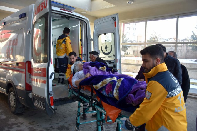 İnme teşhisi konulan kadının yardımına Mehmetçik helikopterle yetişti