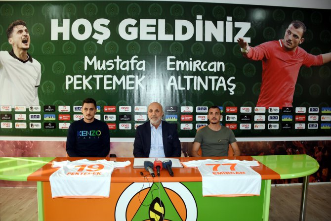 Alanyaspor, Mustafa Pektemek ve Emircan Altıntaş'la sözleşme imzaladı