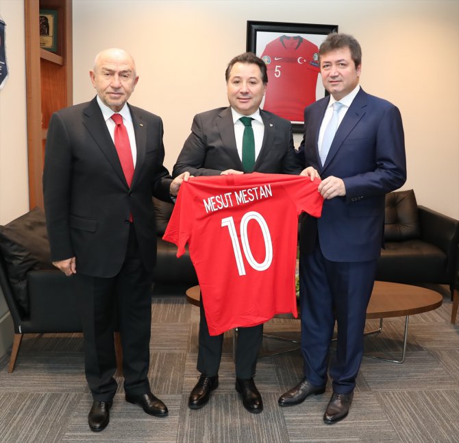 Bursaspor Kulübü Başkanı Mesut Mestan, Nihat Özdemir'i ziyaret etti