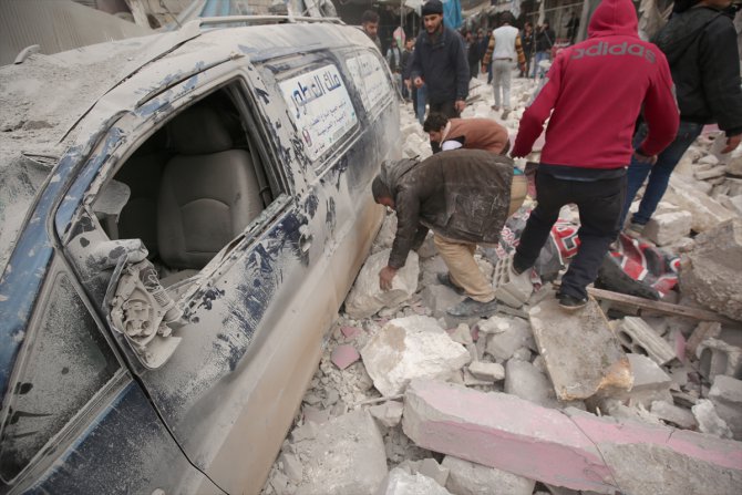Esed rejimi ve Rusya, ateşkese rağmen İdlib'de hava saldırılarına başladı: 10 ölü