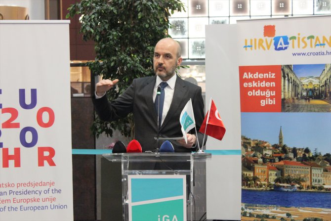 "Hırvatistan ve Türkiye Akdeniz Bağlantıları Resim Sergisi" İstanbul Havalimanı'nda açıldı