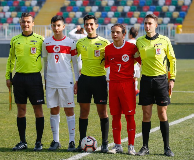 14 Yaş Altı Futbol Milli Takımı seçmelerine İzmir'de devam edildi