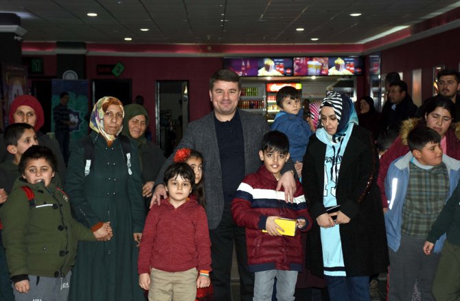Aksaray'da otizmli 30 öğrenci "Rafadan Tayfa Göbeklitepe"yi izledi