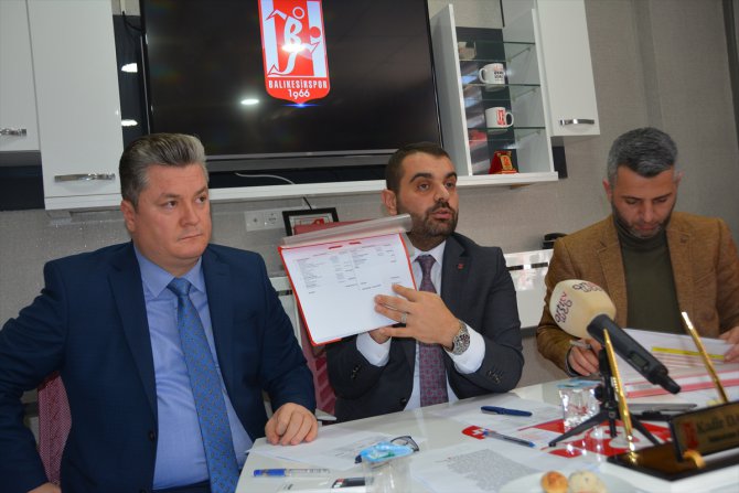 Balıkesirspor Kulübü Başkanı Dağlı'dan ayrılan futbolculara eleştiri: