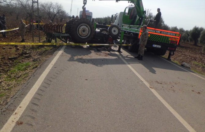 Kilis'te devrilen traktörün sürücüsü öldü