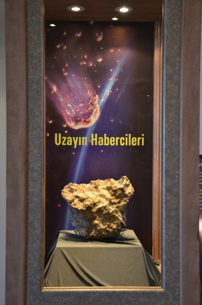 Türkiye'nin en büyük 3'üncü gök taşı, Çorum Müzesi'nde sergileniyor