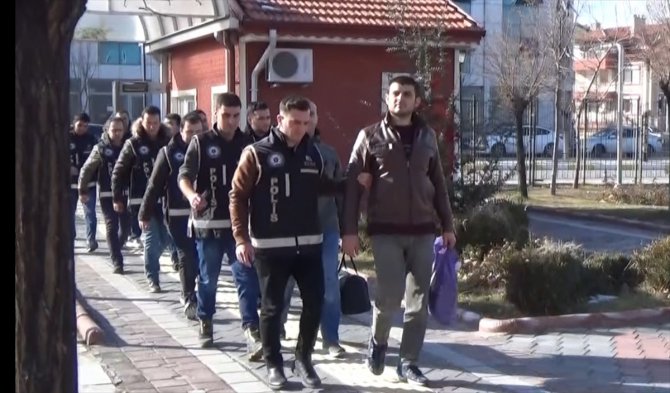 Isparta'da FETÖ/PDY operasyonunda yakalanan 13 zanlı tutuklandı