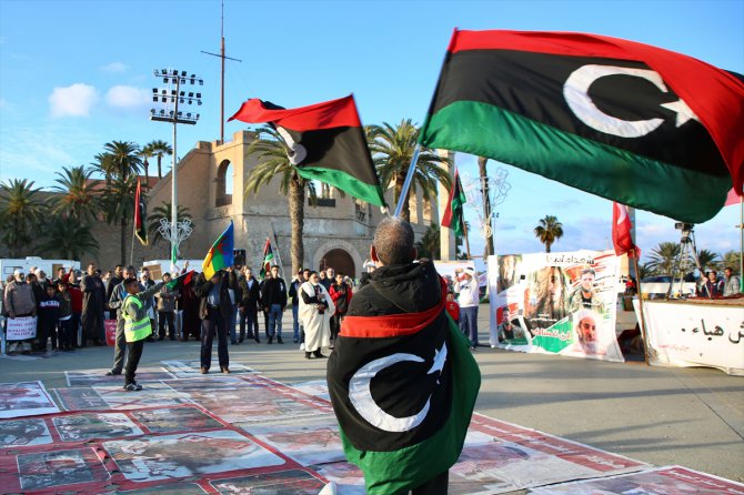 Libya'da Hafter'e bağlı milislerin saldırıları protesto edildi