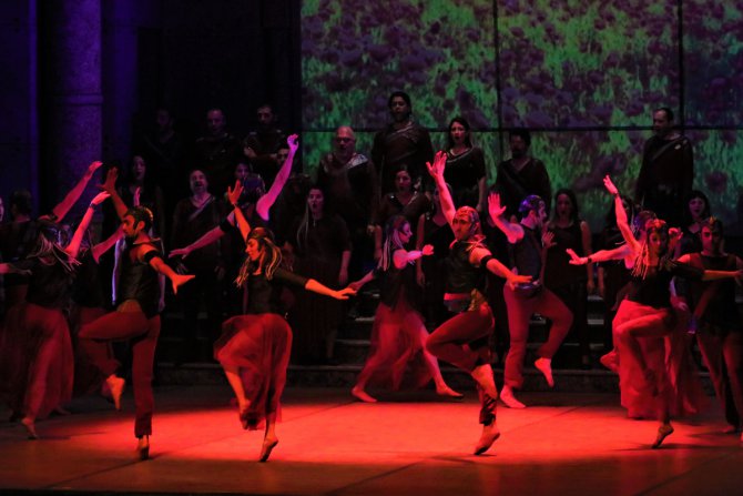 MDOB, "Carmina Burana" balesini yeni formuyla sahneledi