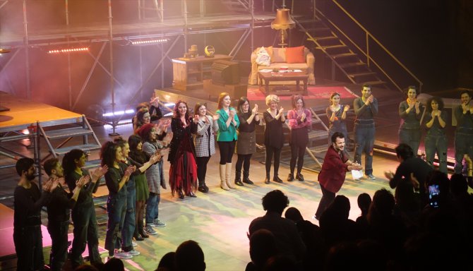 "Ben Varım" müzikli oyununun ilk gösterimi Ataşehir'de yapıldı