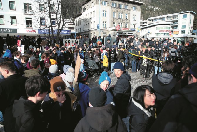 Davos'ta çevre protestosu