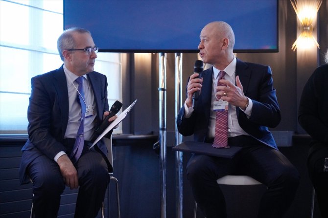 Koç Holding Üst Yöneticisi Çakıroğlu, Davos'ta dijital dönüşümü anlattı