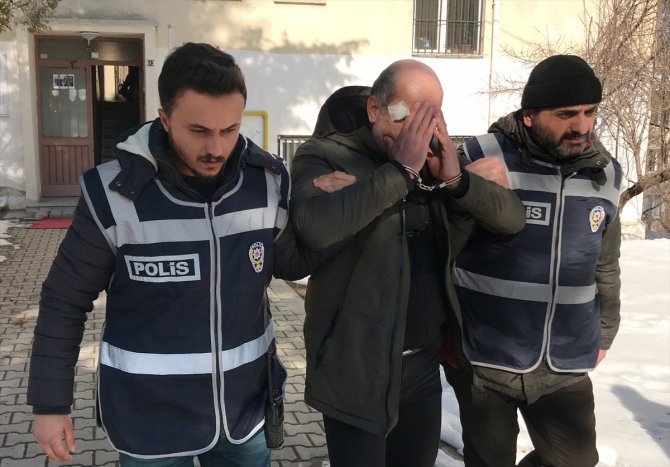 Tutuklanan "Peruklu hırsızın" Hülya Avşar'ın evinin soyulmasıyla ilgili arandığı ortaya çıktı