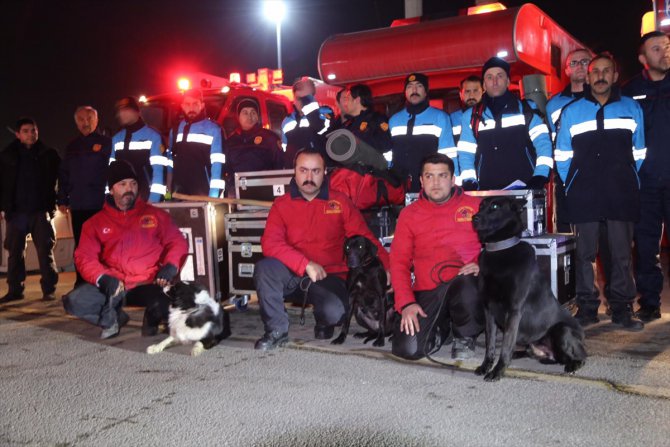 Ankara Büyükşehir Belediyesi ekipleri Elazığ'a gitmek üzere yola çıktı