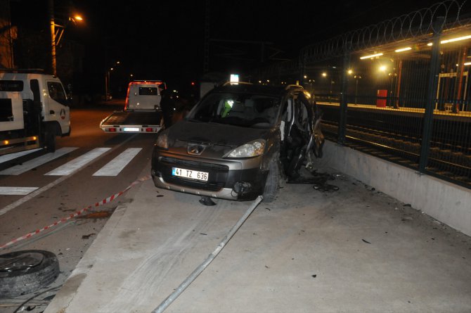 Kocaeli'de 3 aracın karıştığı trafik kazasında 11 kişi yaralandı