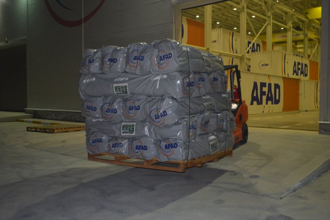 Afyonkarahisar'dan deprem bölgesine 18 tır yardım malzemesi gönderildi