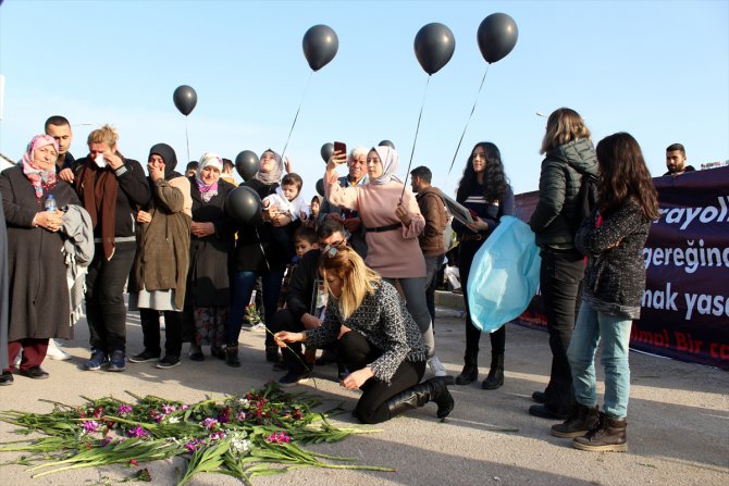 Antalya'da trafik kazasında ölen genç, kazanın gerçekleştiği yerde anıldı