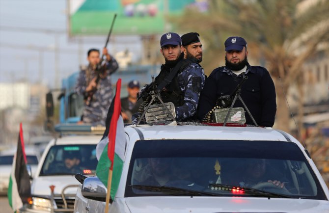 Gazze'de "Yüzyılın Anlaşması"na karşı askeri geçit düzenlendi