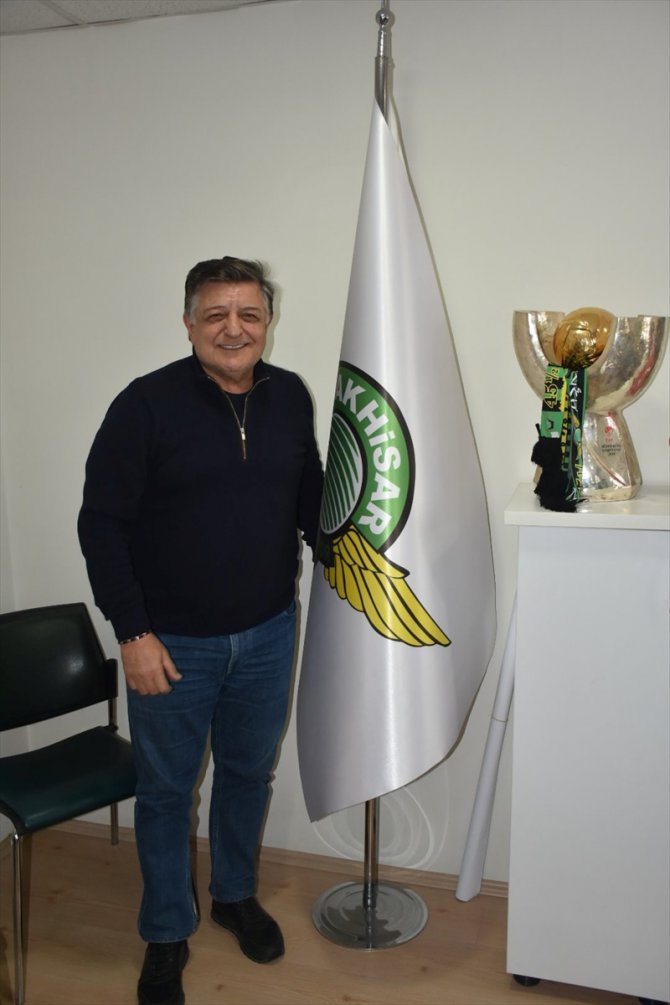 Akhisarspor, teknik direktör Yılmaz Vural ile anlaştı