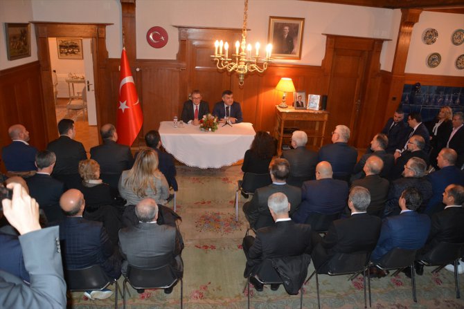 Dışişleri Bakan Yardımcısı Kaymakcı İsviçre'de Türk STK temsilcileriyle buluştu