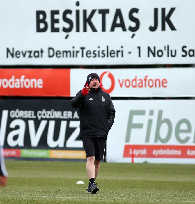 Sergen Yalçın, Beşiktaş'ta ilk idmanına çıktı