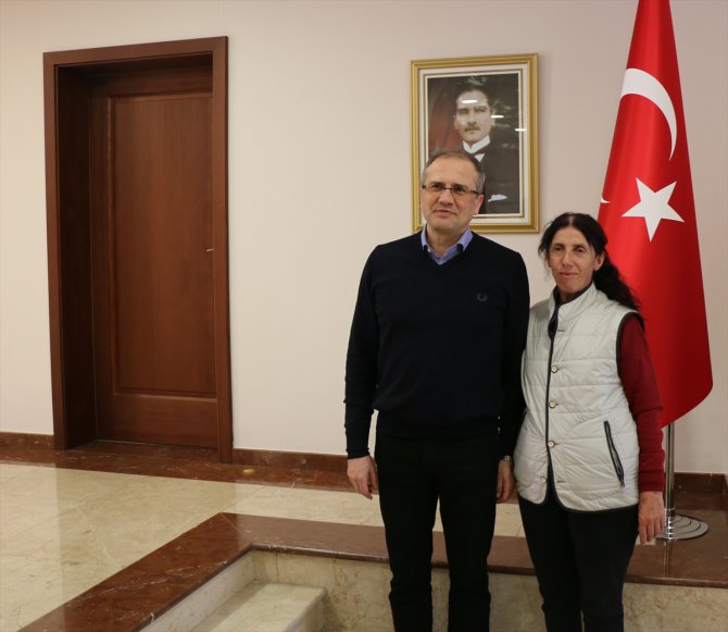 Türkiye'nin Üsküp Büyükelçisi Sekizkök, "Honeyland" belgeselinin Hatice'sini ziyaret etti