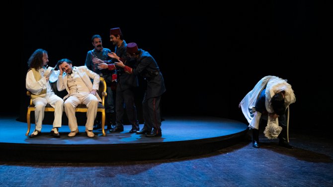 Antalya Şehir Tiyatroları, "İstibdat Kumpanyası" ile perdelerini açıyor