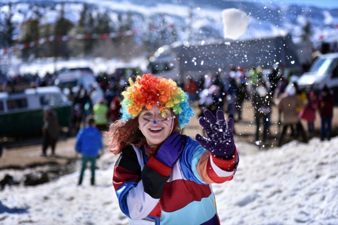 Mersin'de düzenlenen Toroslar Kar Festivali "renkli" başladı