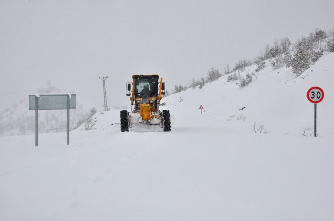 Şırnak'ta kar nedeniyle 26 köye ulaşım sağlanamıyor